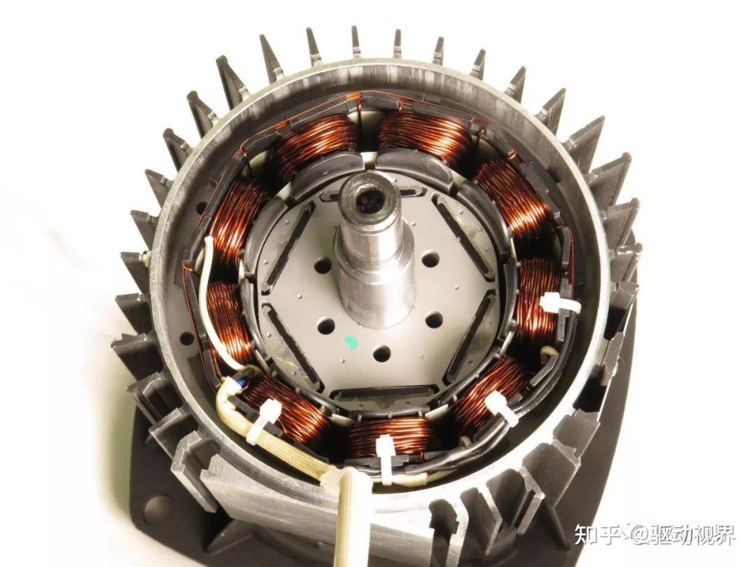 是综合实际业务需求、地缘政治格局等多方面因素作出的战略决策