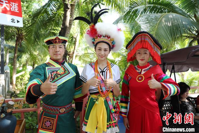 中国56个民族大联欢在海南三亚举行，台湾少数民