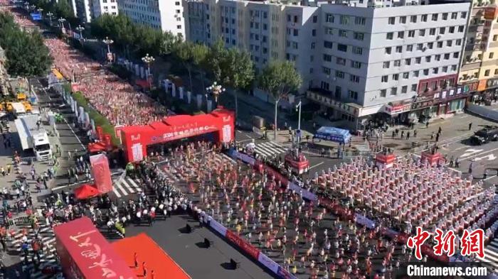 吉林市马拉松鸣枪：埃塞俄比亚选手包揽男女“