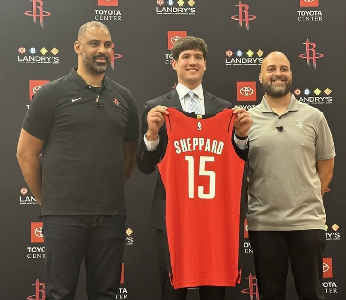 火箭逆转掀翻十一连胜劲旅 杜特三叉戟联手狂轰