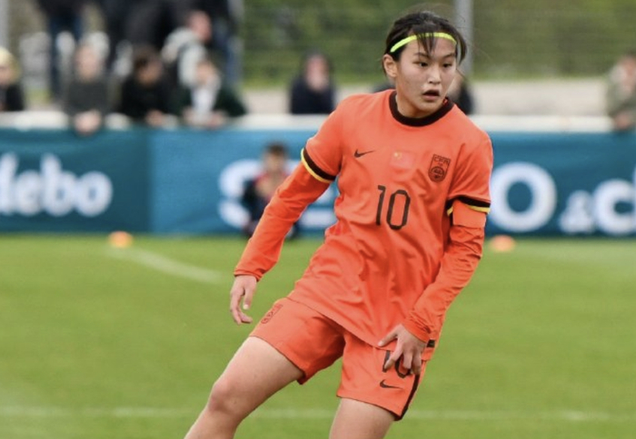 中国U16女足红牌争议下1-1战平墨西哥晋级决赛