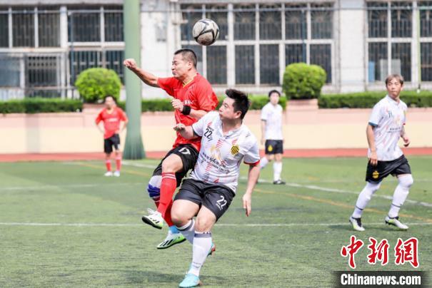 穗港青年足球友谊赛落幕 香港海珠队夺冠