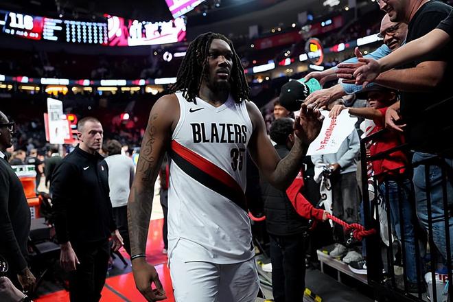 开拓者力克快船威廉姆斯两双助球队登顶西部第