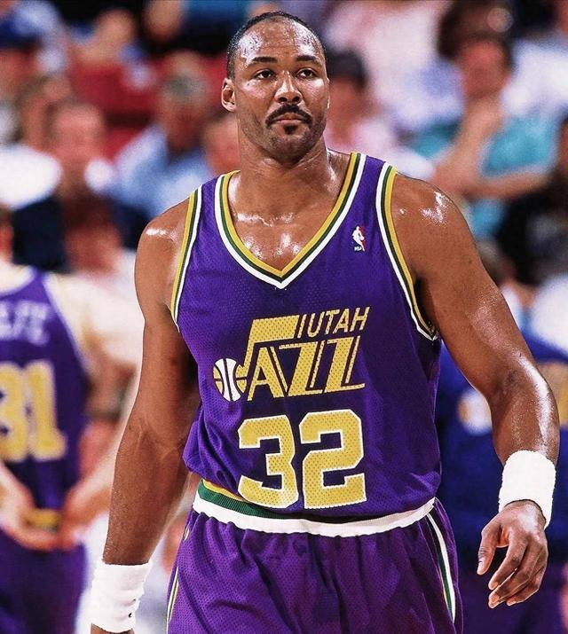 杜兰特冲击马龙得分纪录，挑战历史巅峰